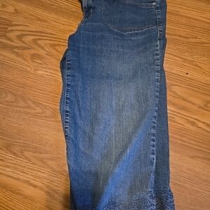 Gloria Vanderbilt Indigo Capris with Lace Hem